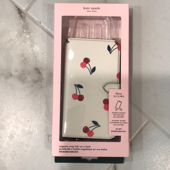 Kate Spade iPhone 13 Pro Max Magnetic Wrap Folio Case on a Chain crossbody - Picture 4 of 5